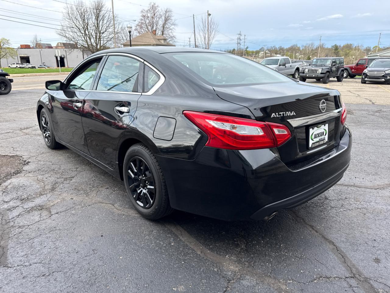 Nissan Altima 4dr Sdn I4 2.5 2016