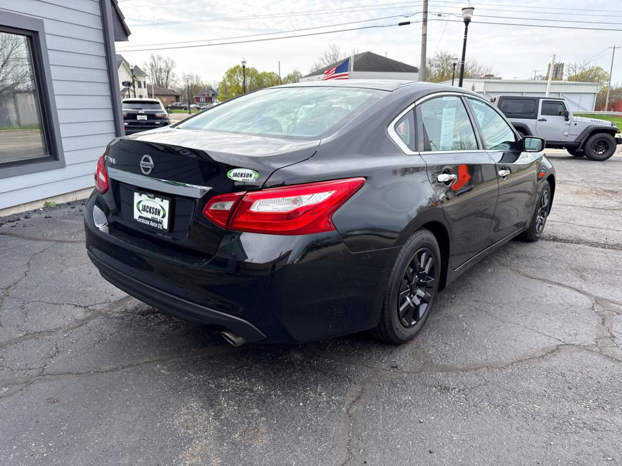 Nissan Altima 4dr Sdn I4 2.5 2016