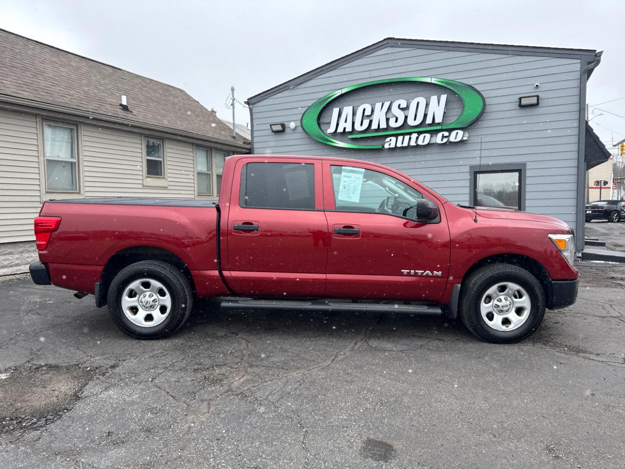 Nissan Titan 4x4 Crew Cab S 2017