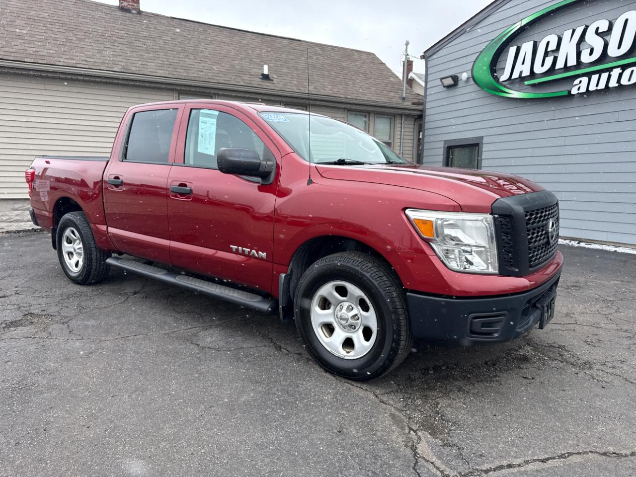 Nissan Titan 4x4 Crew Cab S 2017
