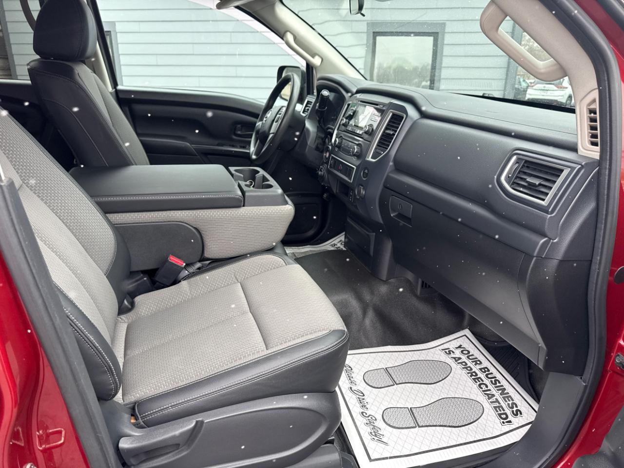 Nissan Titan 4x4 Crew Cab S 2017