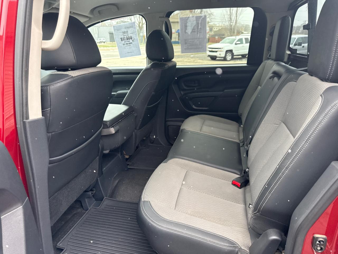 Nissan Titan 4x4 Crew Cab S 2017