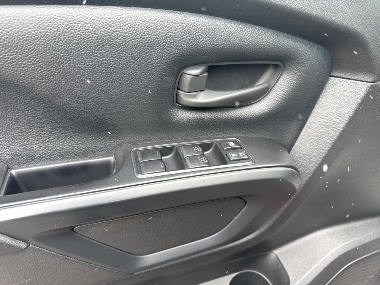 Nissan Titan 4x4 Crew Cab S 2017