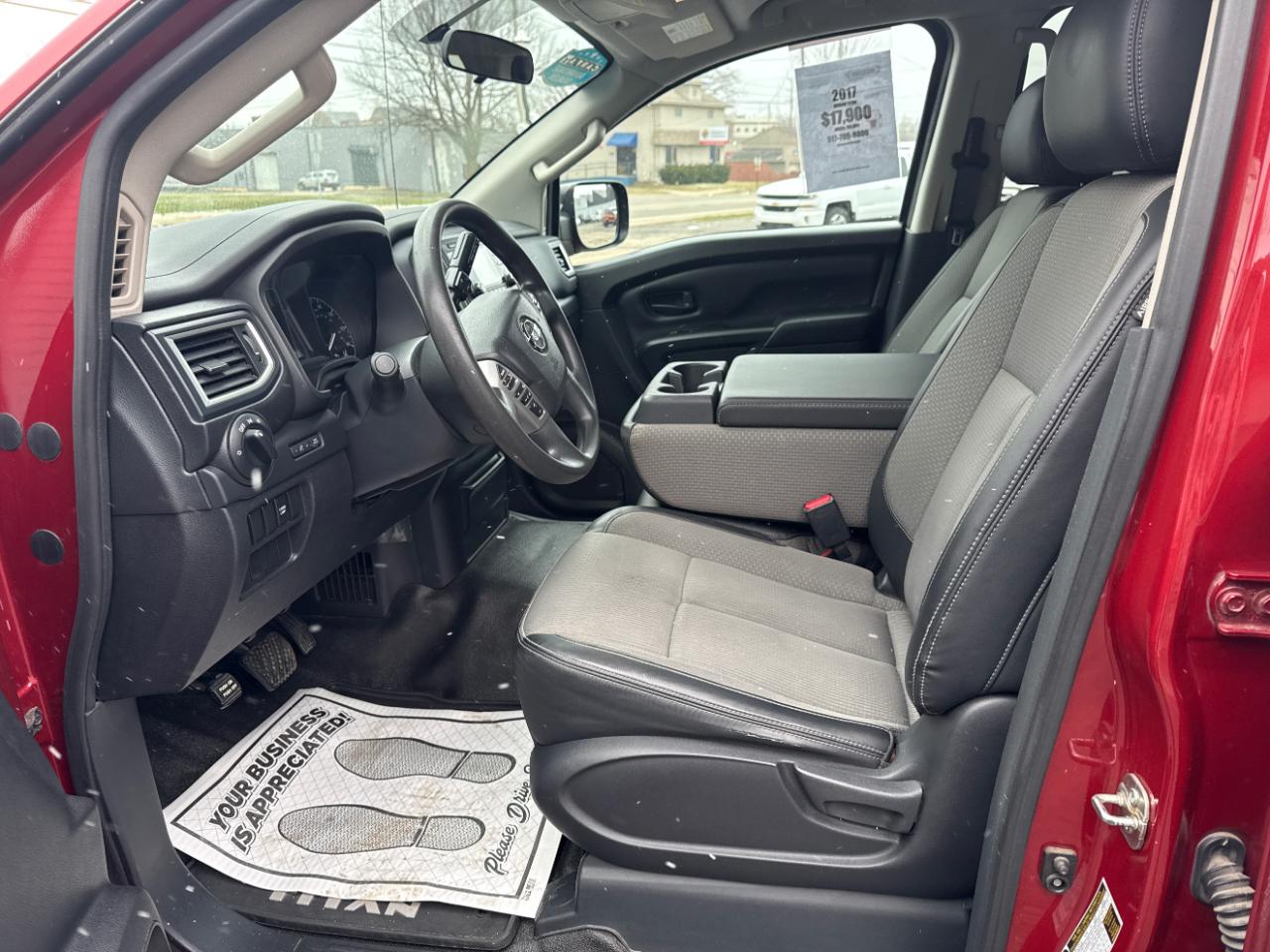 Nissan Titan 4x4 Crew Cab S 2017