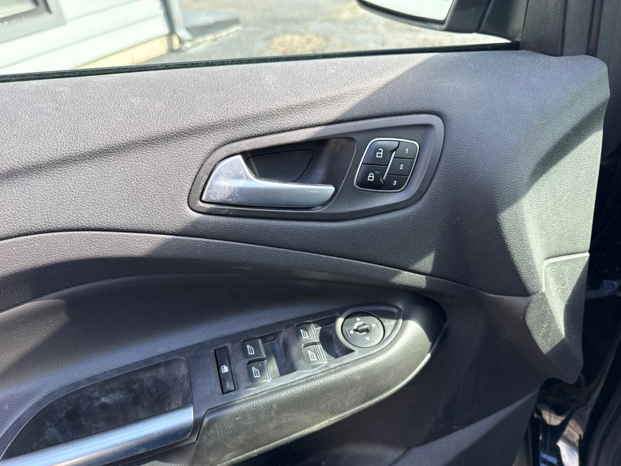 Ford Escape Titanium FWD 2017