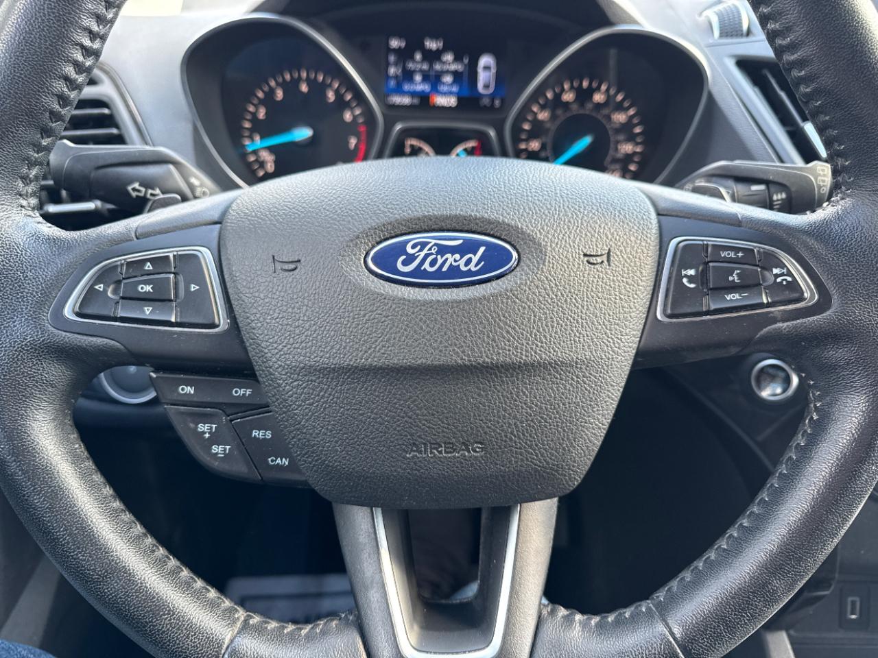 Ford Escape Titanium FWD 2017