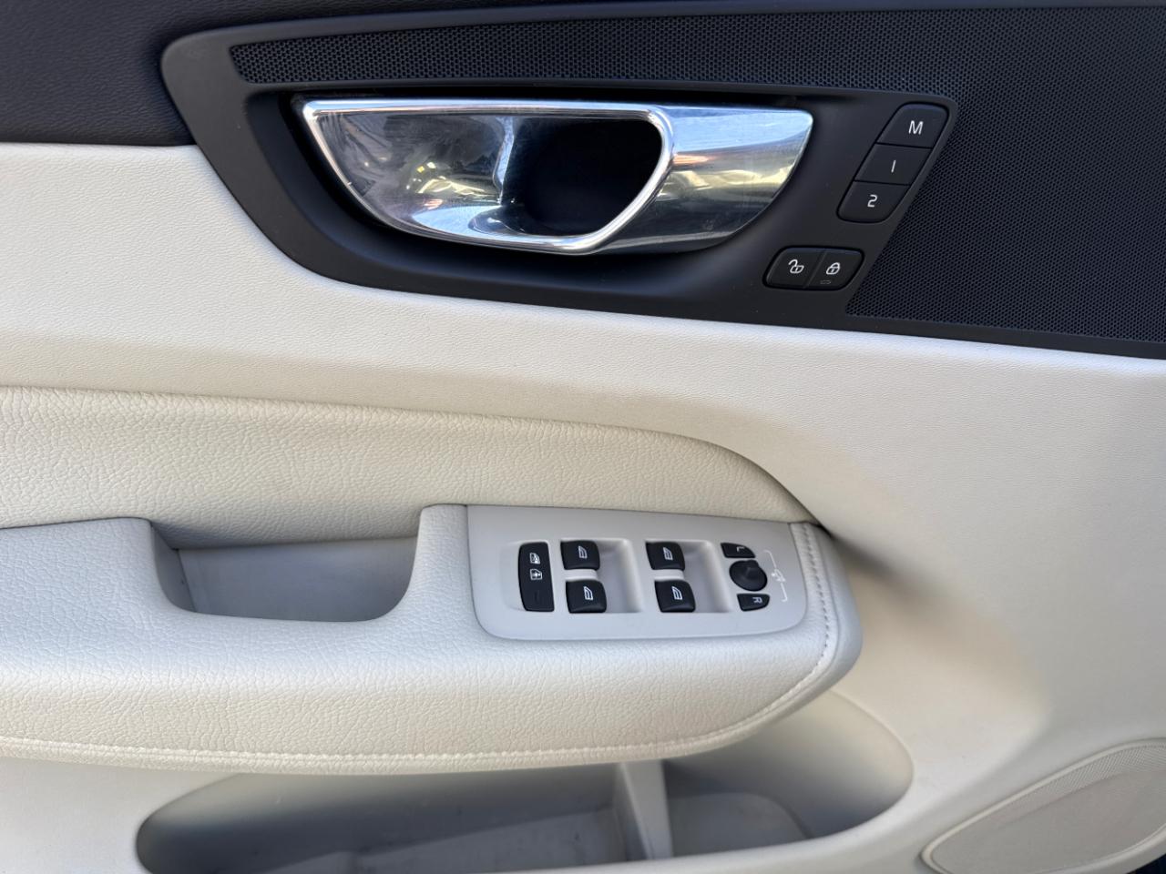 Volvo XC60 T6 AWD Momentum 2018
