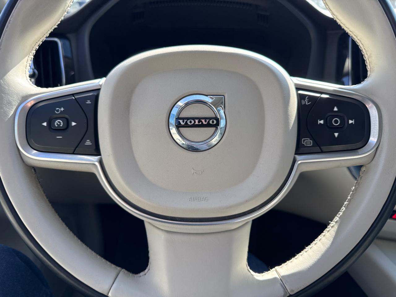 Volvo XC60 T6 AWD Momentum 2018