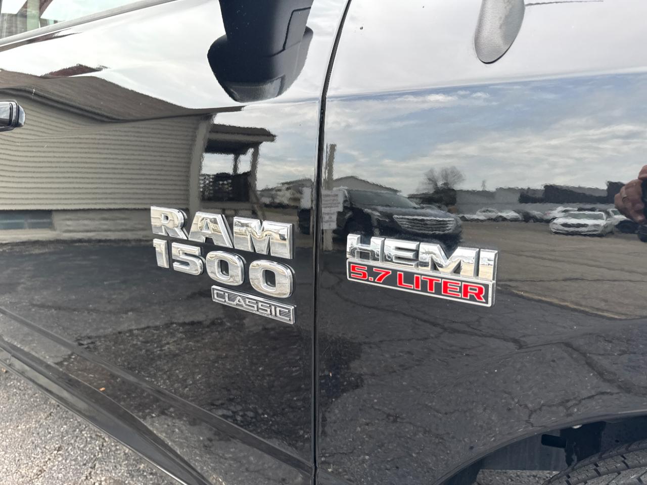 RAM 1500 Classic Big Horn 4x4 Crew Cab 5'7" Box 2019