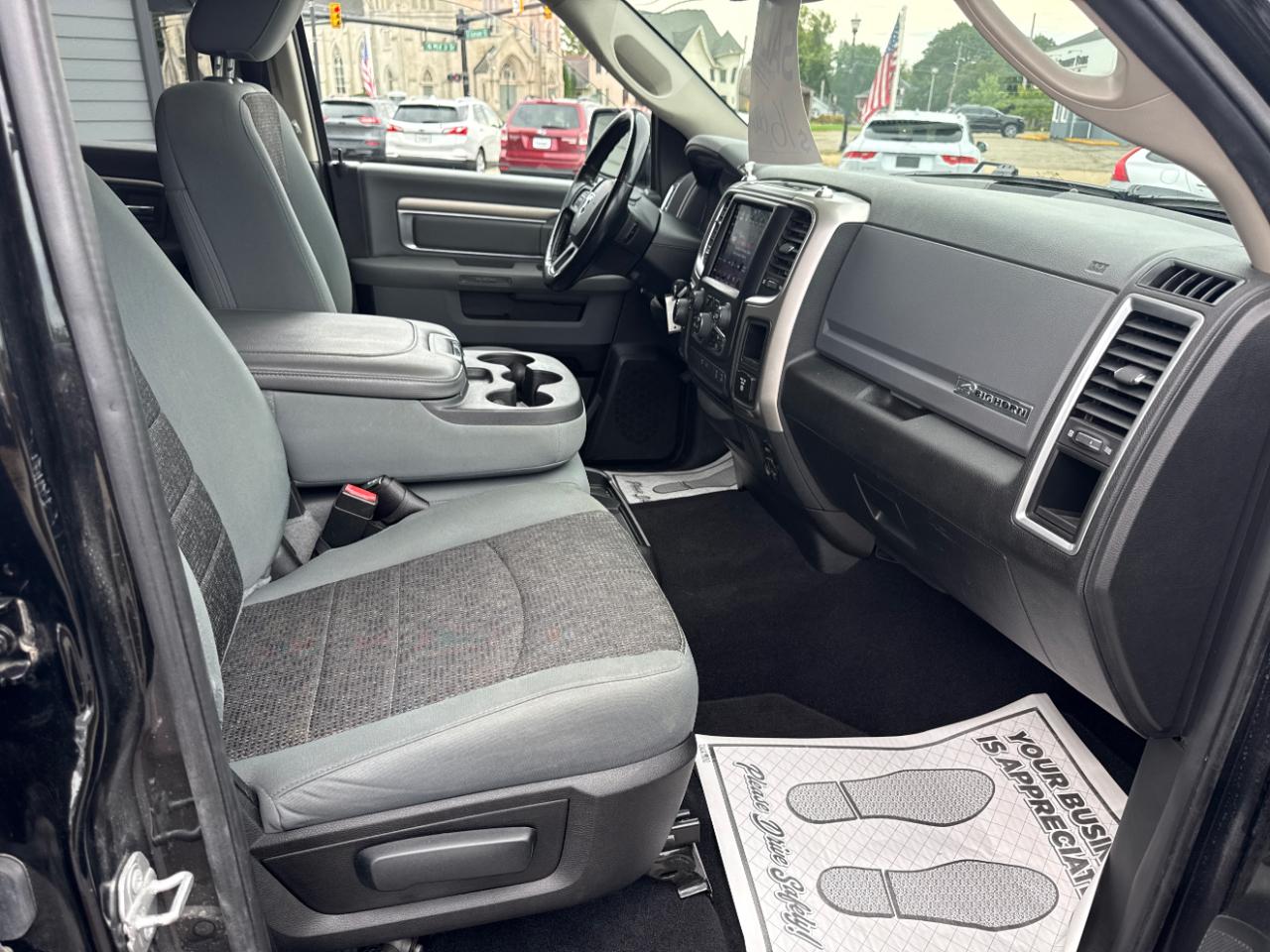 RAM 1500 Classic Big Horn 4x4 Crew Cab 5'7" Box 2019