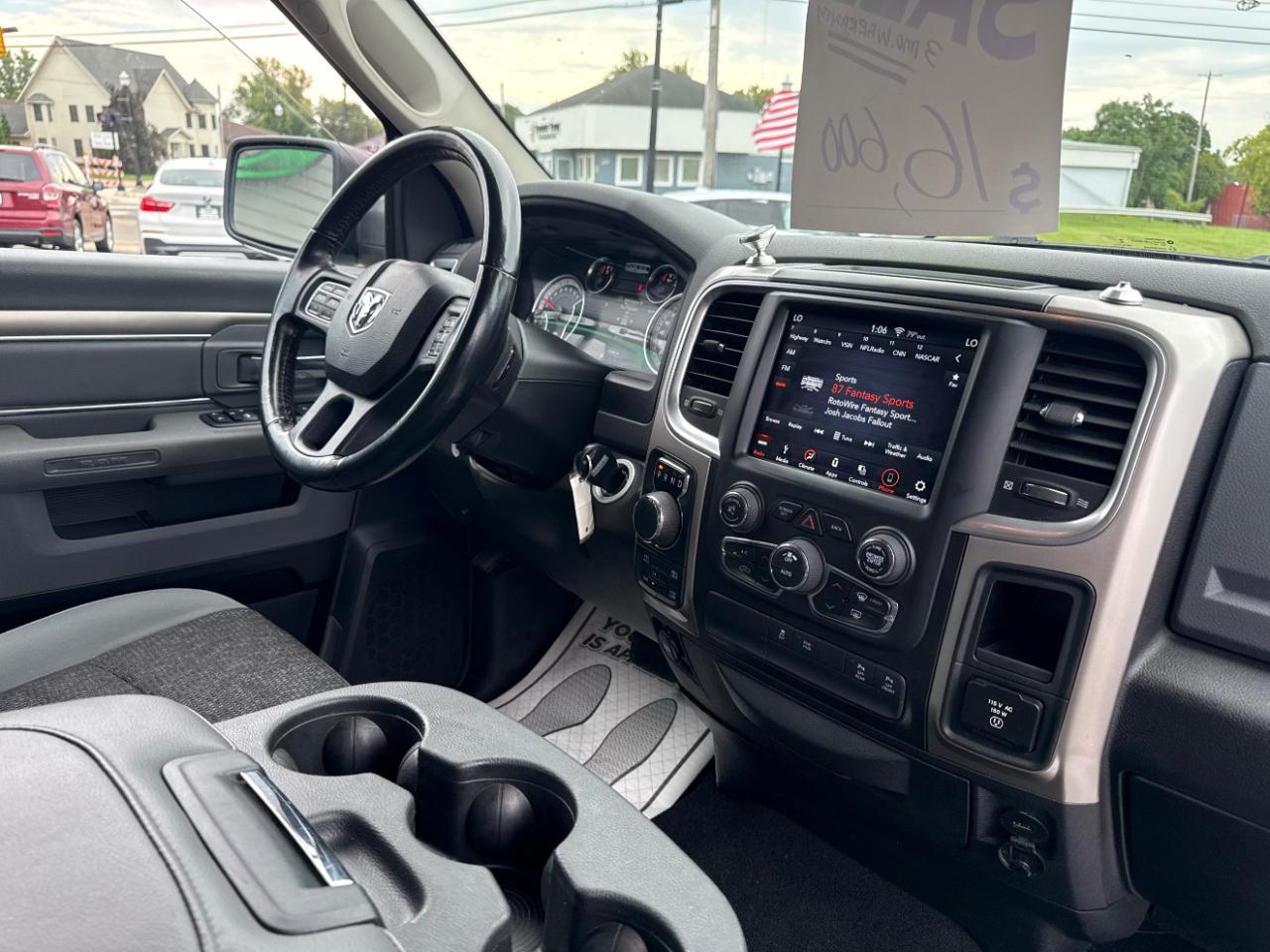 RAM 1500 Classic Big Horn 4x4 Crew Cab 5'7" Box 2019