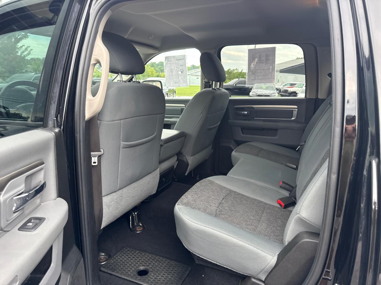 RAM 1500 Classic Big Horn 4x4 Crew Cab 5'7" Box 2019