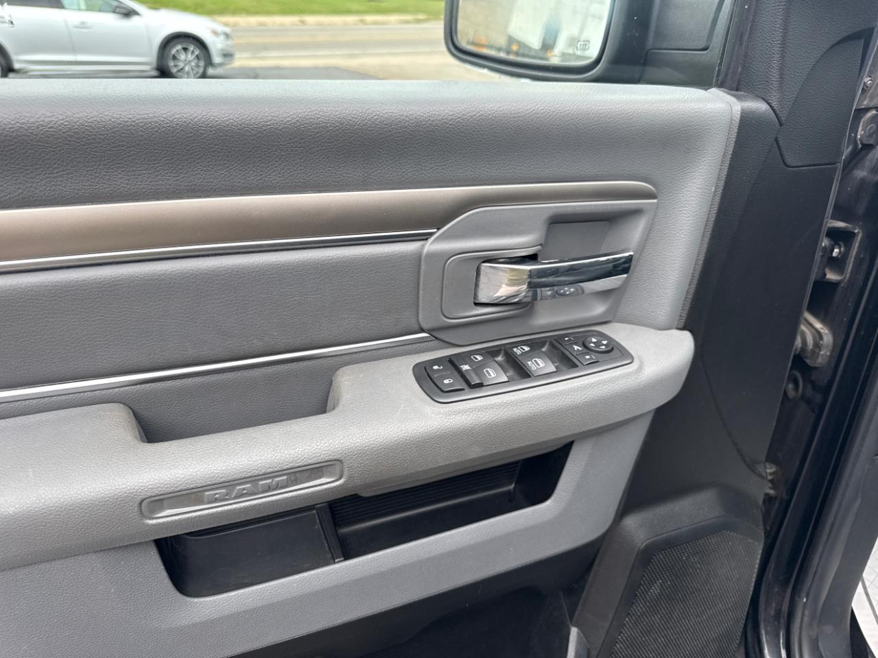 RAM 1500 Classic Big Horn 4x4 Crew Cab 5'7" Box 2019