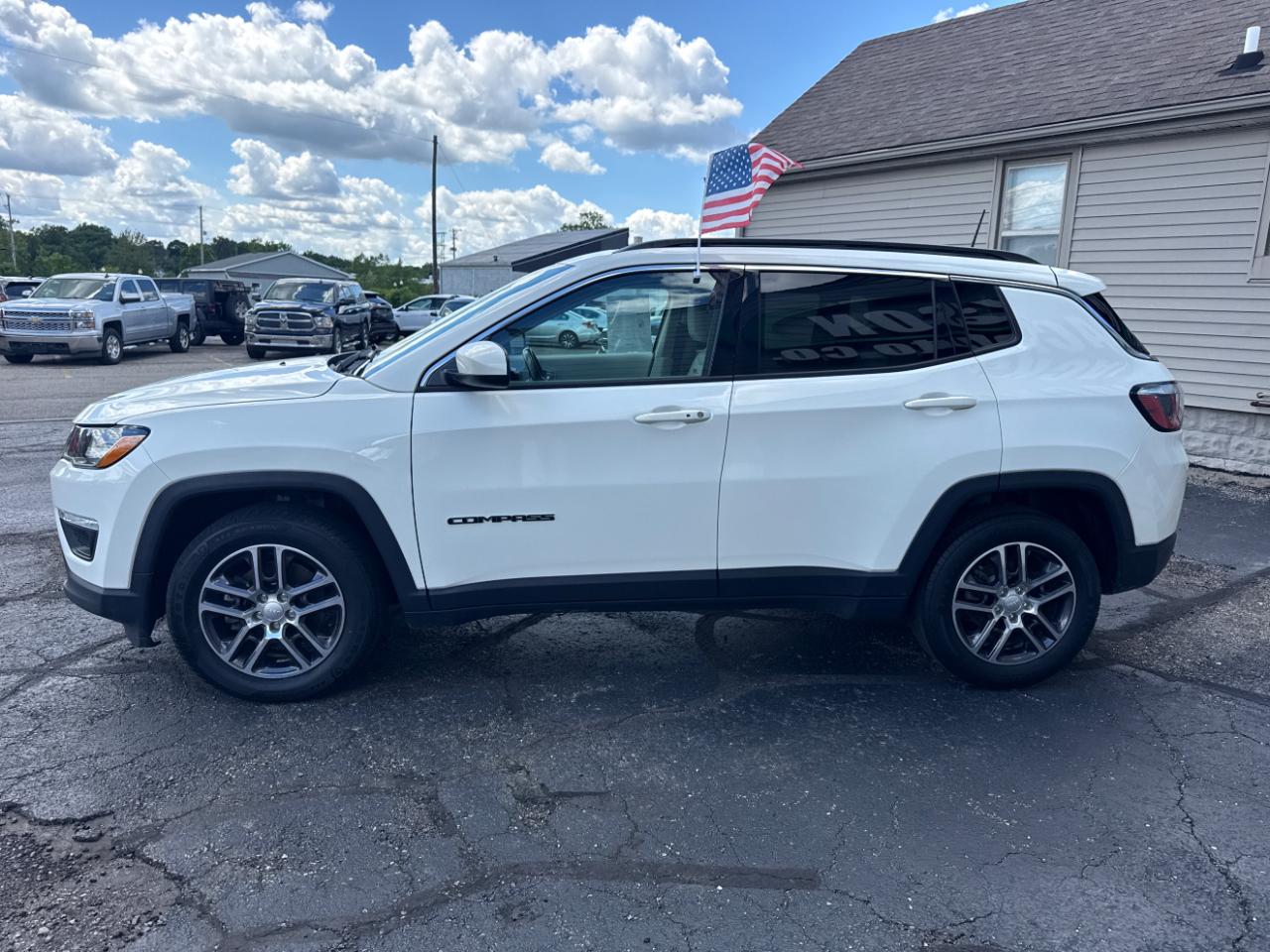 Jeep Compass Latitude w/Sun/Wheel Pkg FWD 2019