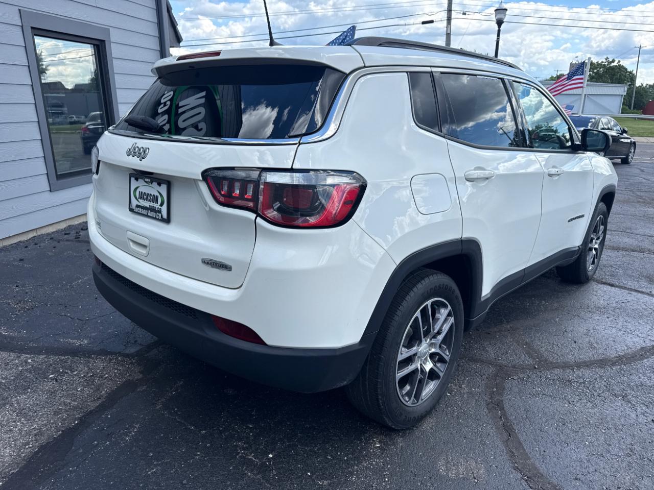 Jeep Compass Latitude w/Sun/Wheel Pkg FWD 2019