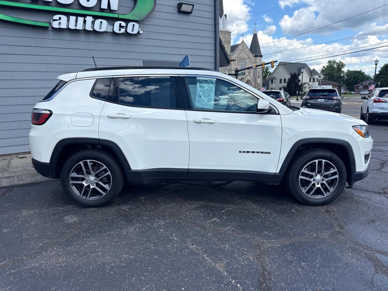 Jeep Compass Latitude w/Sun/Wheel Pkg FWD 2019