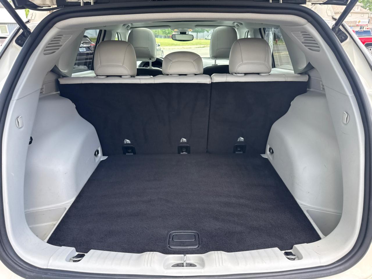 Jeep Compass Latitude w/Sun/Wheel Pkg FWD 2019