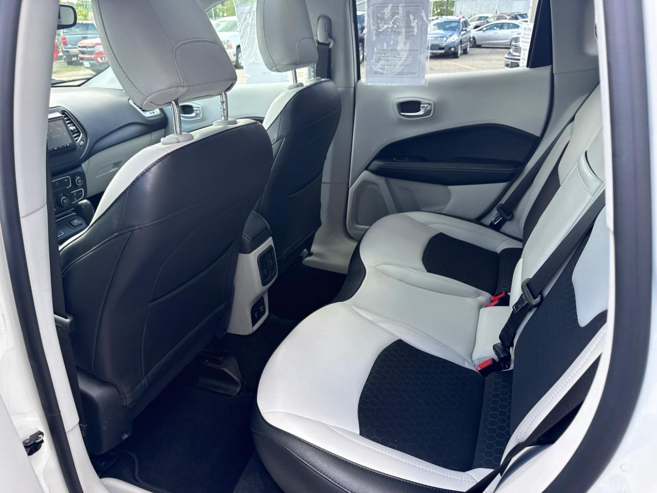 Jeep Compass Latitude w/Sun/Wheel Pkg FWD 2019