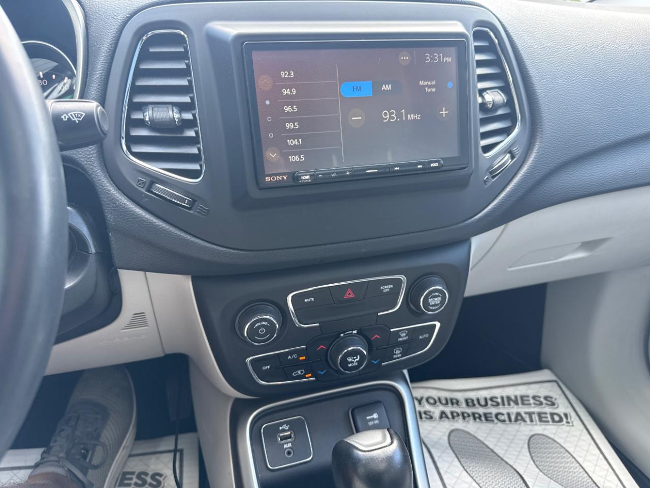 Jeep Compass Latitude w/Sun/Wheel Pkg FWD 2019