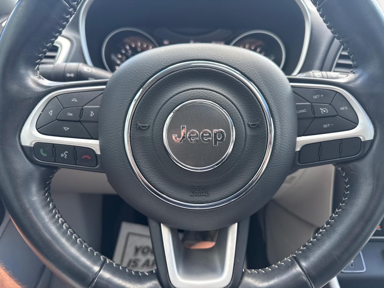 Jeep Compass Latitude w/Sun/Wheel Pkg FWD 2019