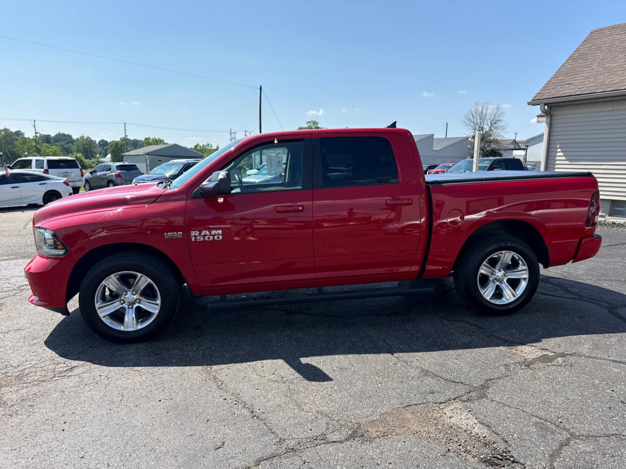 RAM 1500 4WD Crew Cab 140.5" Sport 2015
