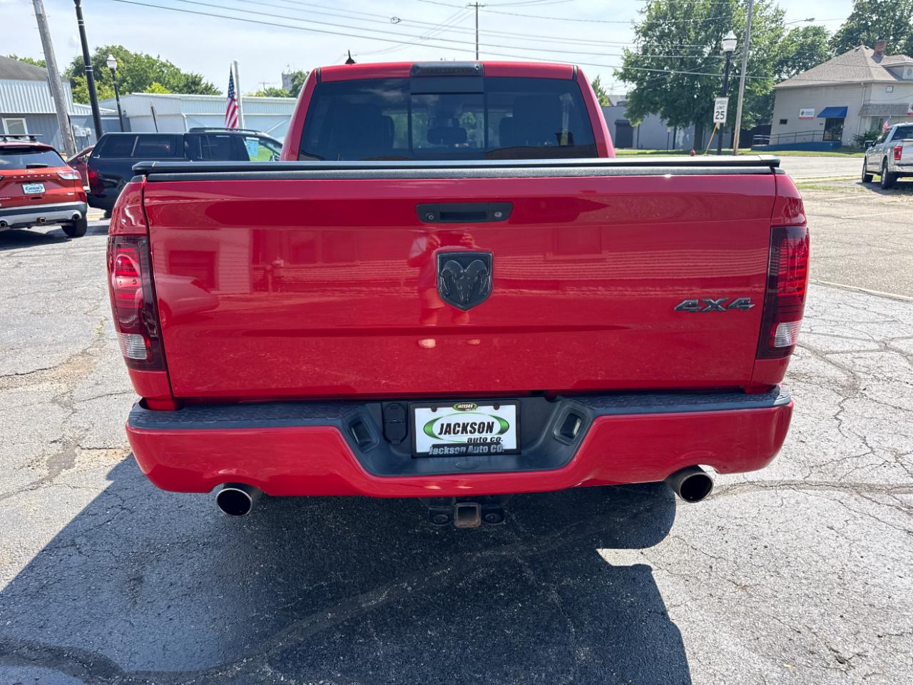 RAM 1500 4WD Crew Cab 140.5" Sport 2015