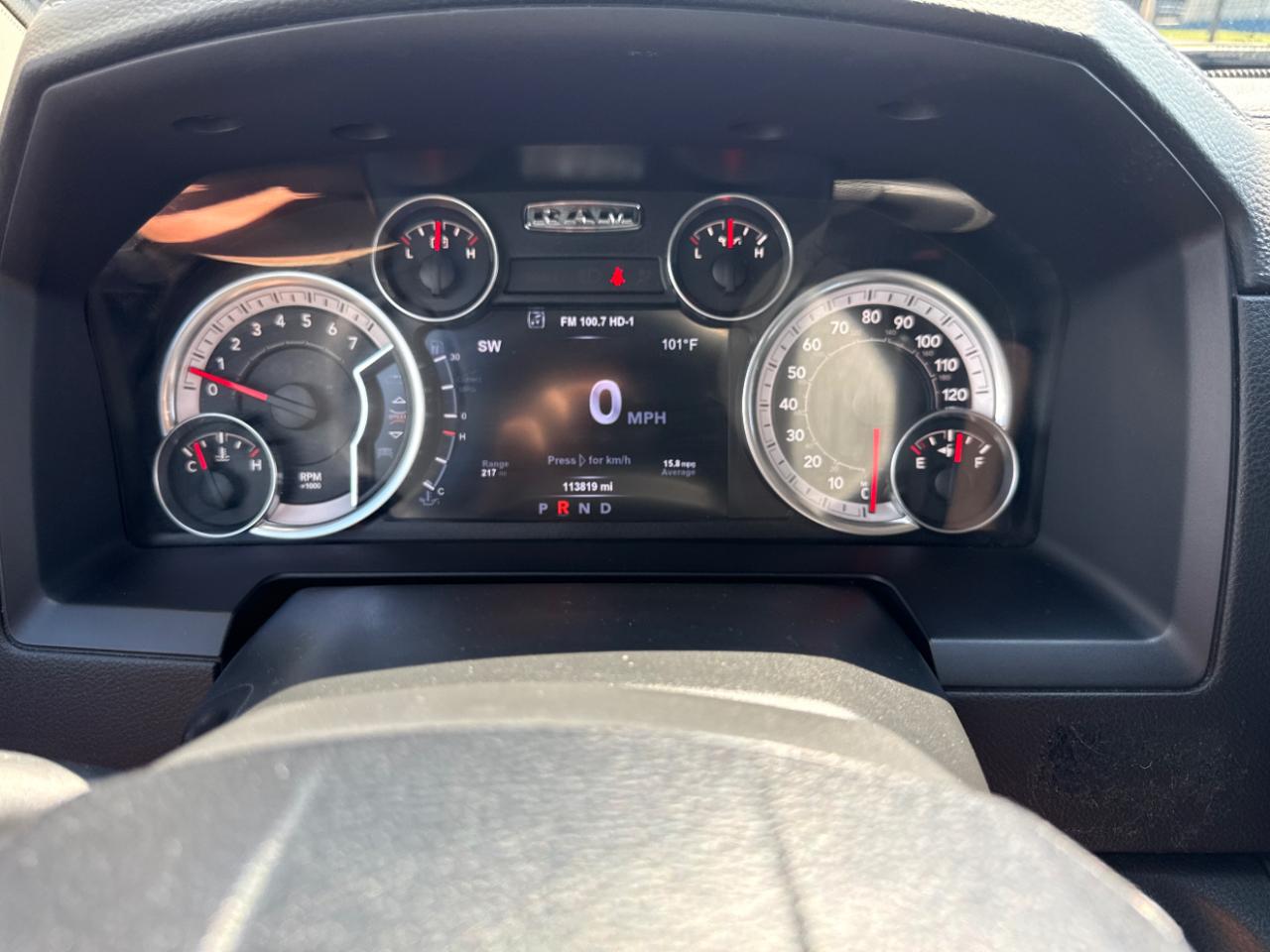 RAM 1500 4WD Crew Cab 140.5" Sport 2015
