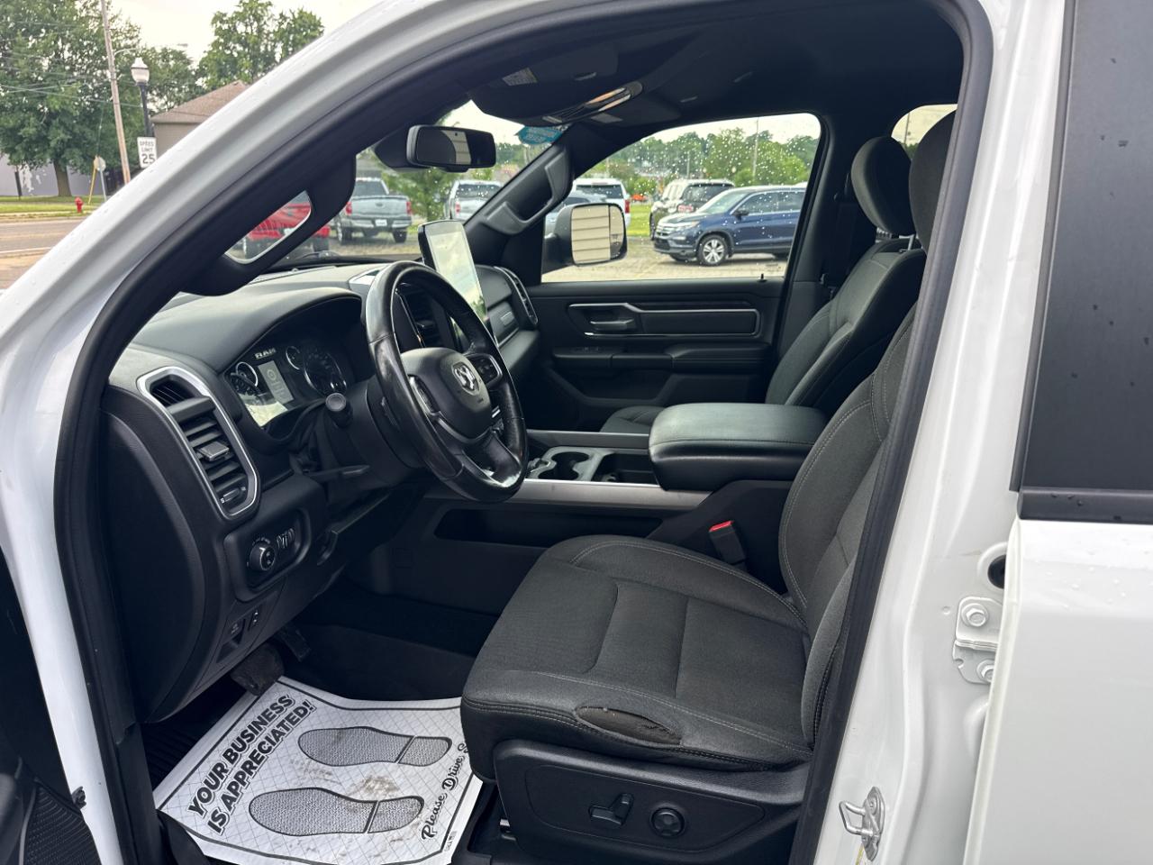 RAM 1500 Big Horn/Lone Star 4x4 Crew Cab 5'7" Box 2019