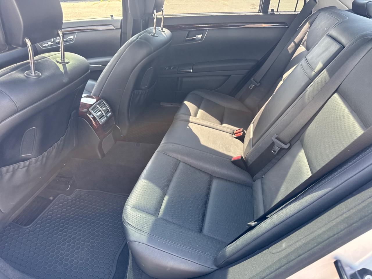 Mercedes-Benz S-Class 4dr Sdn S 550 4MATIC 2013