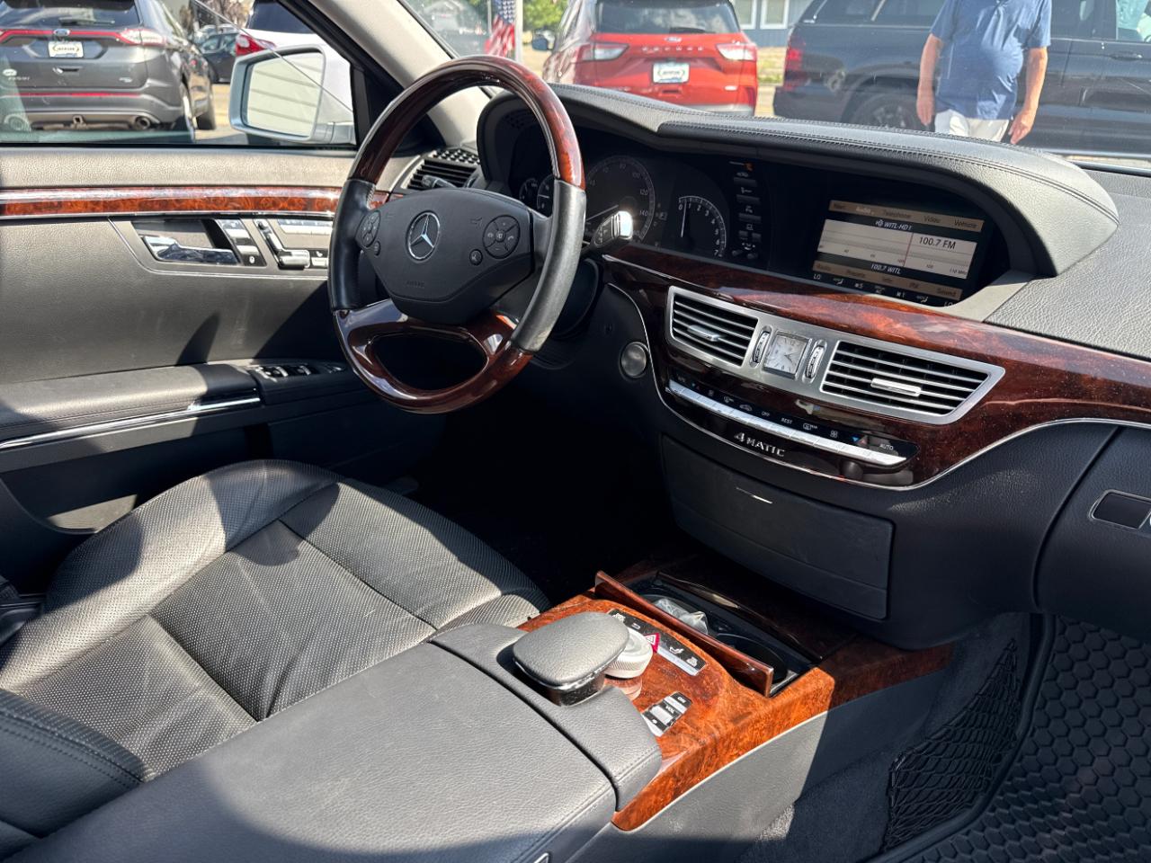 Mercedes-Benz S-Class 4dr Sdn S 550 4MATIC 2013