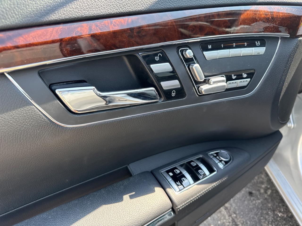 Mercedes-Benz S-Class 4dr Sdn S 550 4MATIC 2013