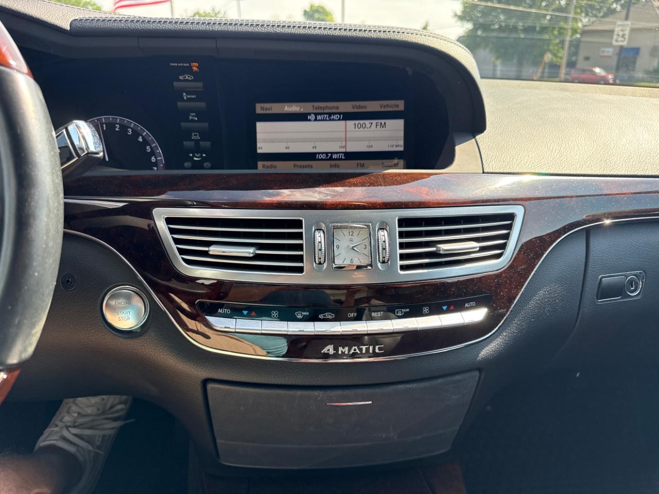 Mercedes-Benz S-Class 4dr Sdn S 550 4MATIC 2013