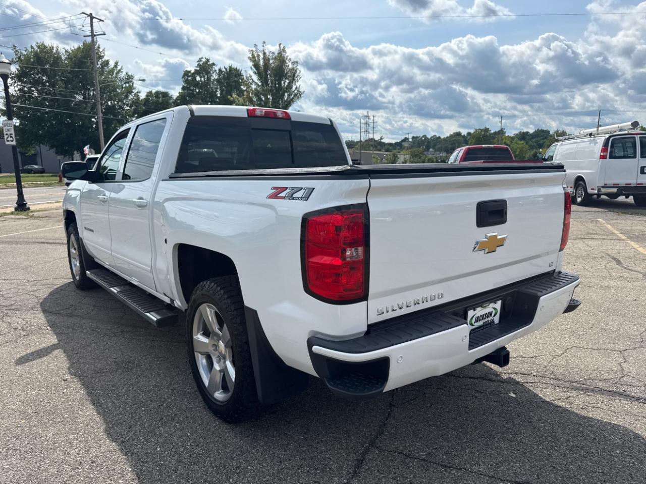 Chevrolet Silverado 1500 4WD Crew Cab 143.5" LT w/2LT 2018