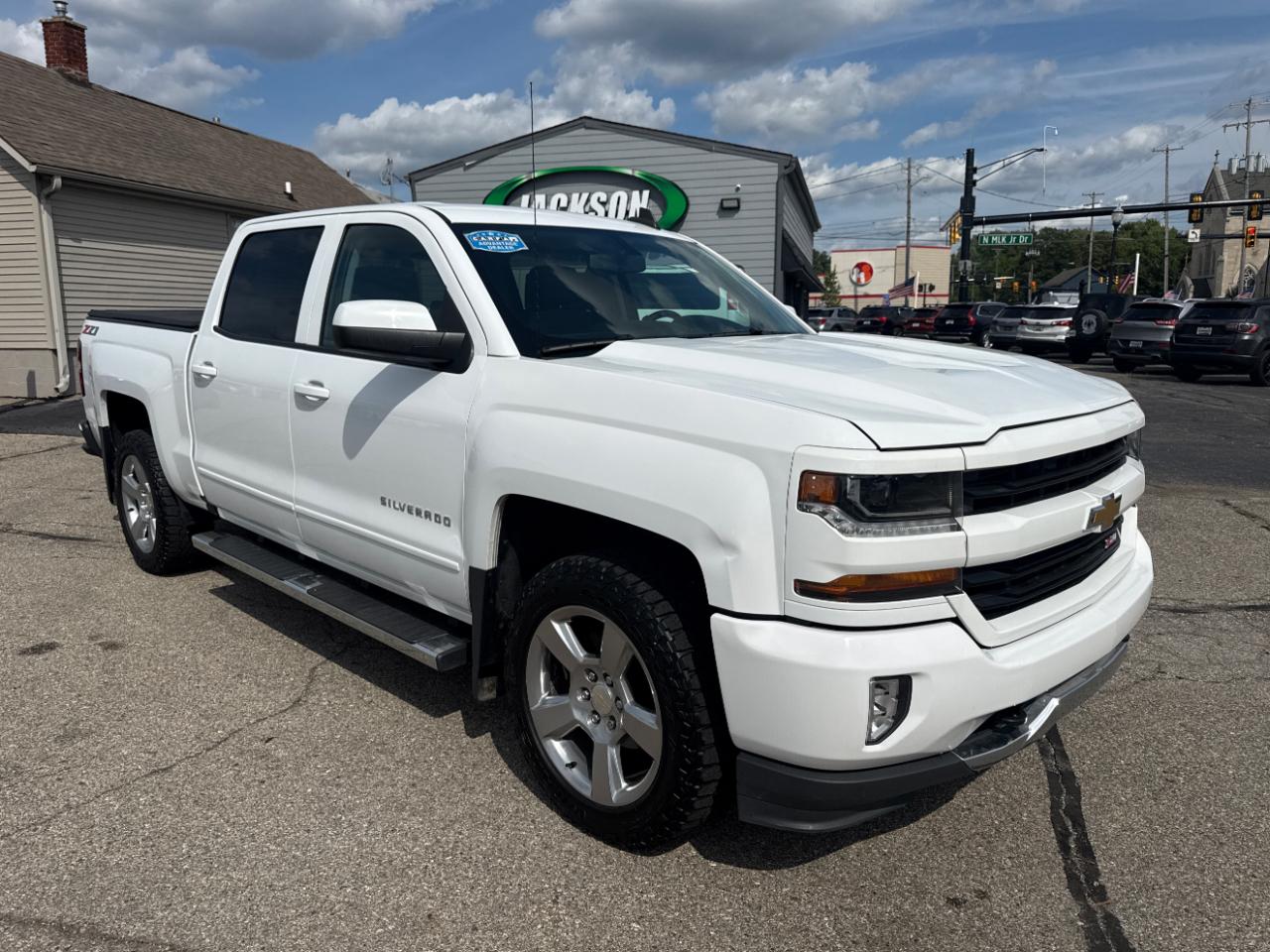 Chevrolet Silverado 1500 4WD Crew Cab 143.5" LT w/2LT 2018