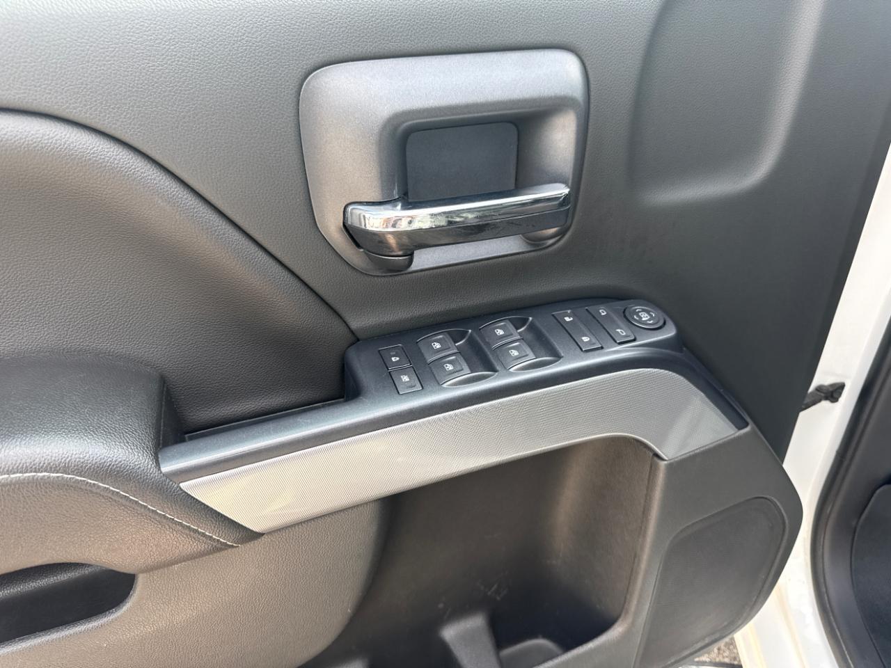 Chevrolet Silverado 1500 4WD Crew Cab 143.5" LT w/2LT 2018