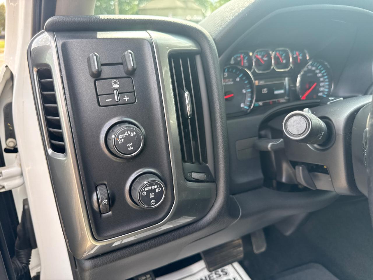 Chevrolet Silverado 1500 4WD Crew Cab 143.5" LT w/2LT 2018