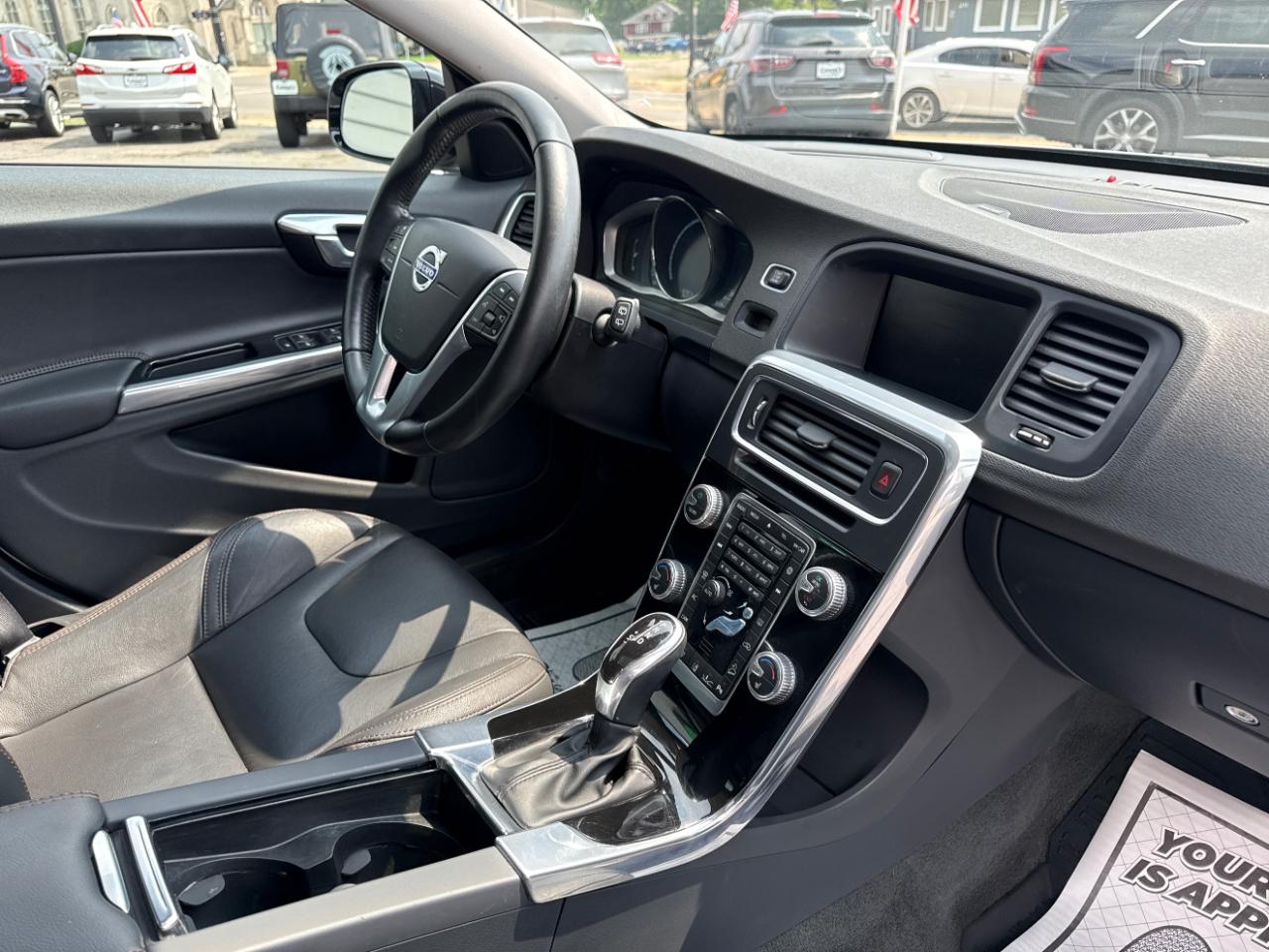 Volvo V60 Cross Country 2015.5 4dr Wgn T5 Platinum AWD 2015