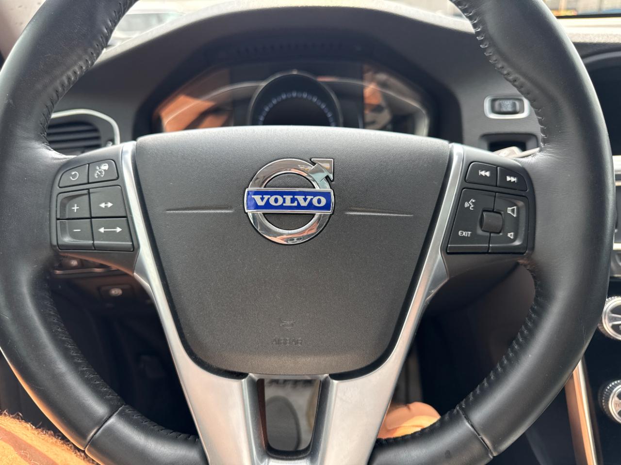 Volvo V60 Cross Country 2015.5 4dr Wgn T5 Platinum AWD 2015