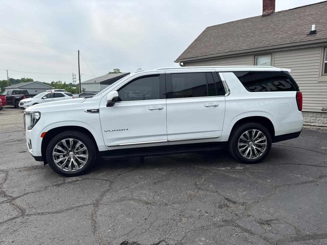 GMC Yukon XL 4WD 4dr SLT 2021