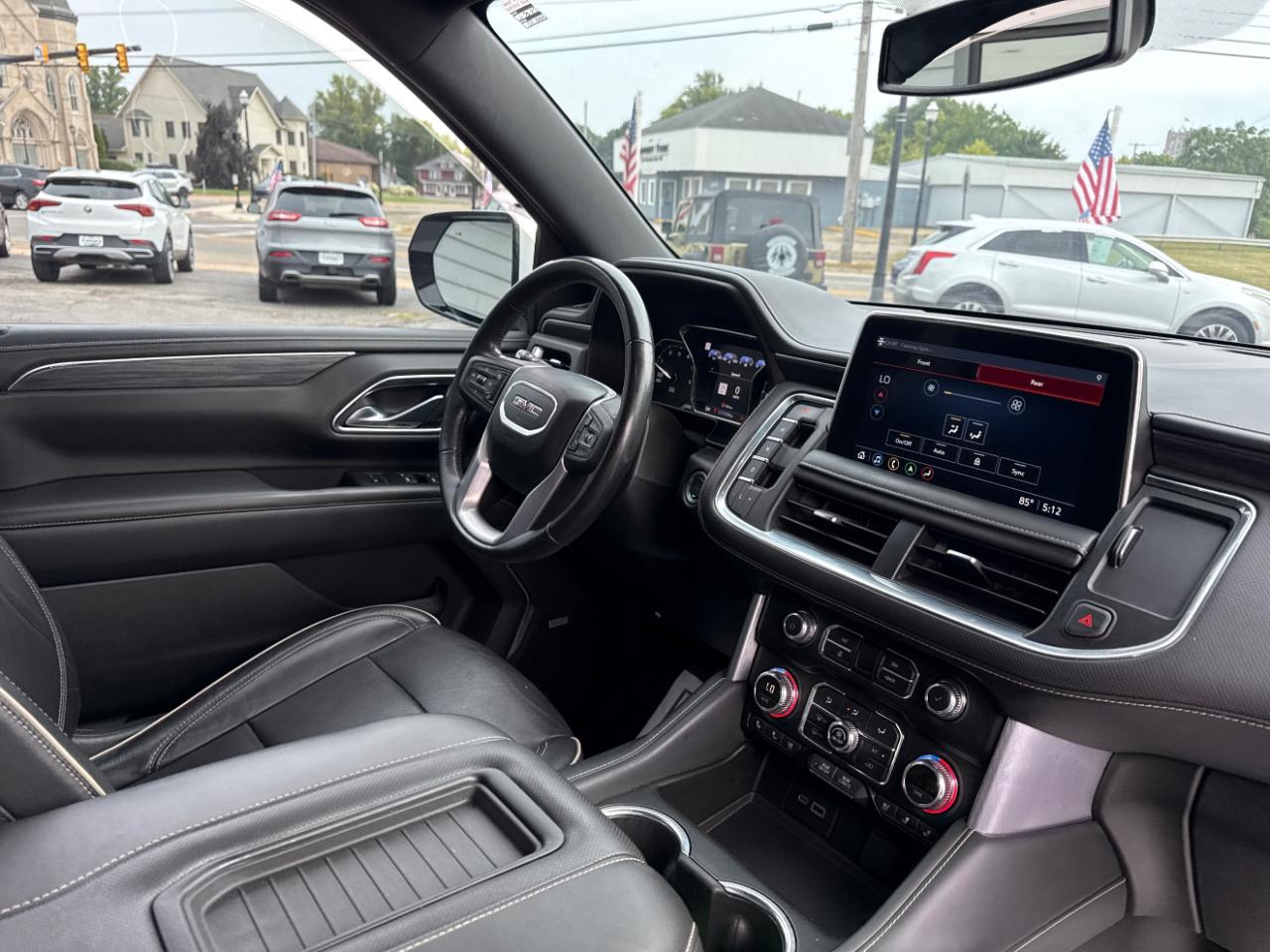 GMC Yukon XL 4WD 4dr SLT 2021