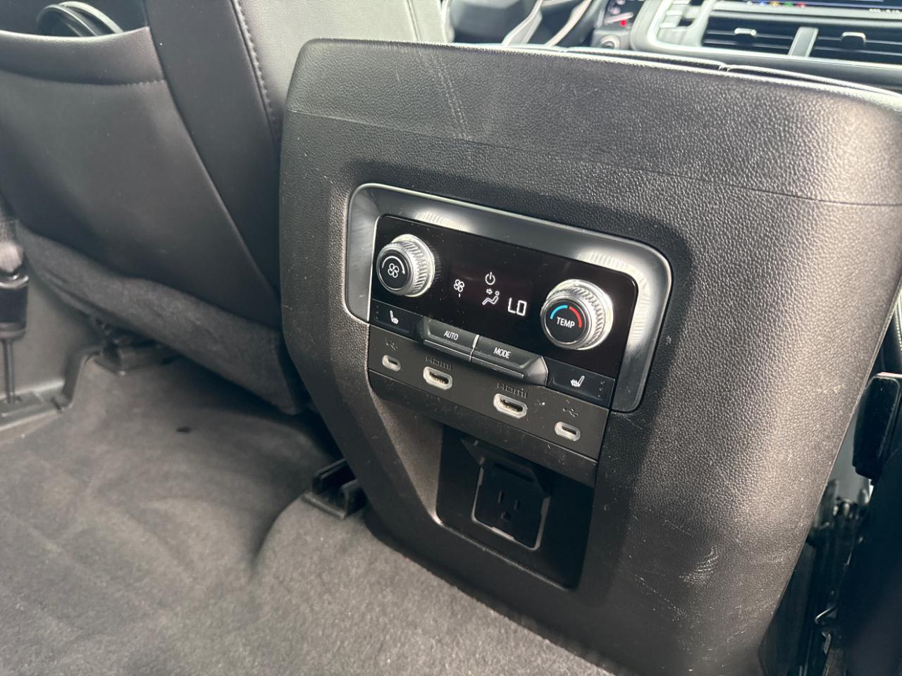 GMC Yukon XL 4WD 4dr SLT 2021