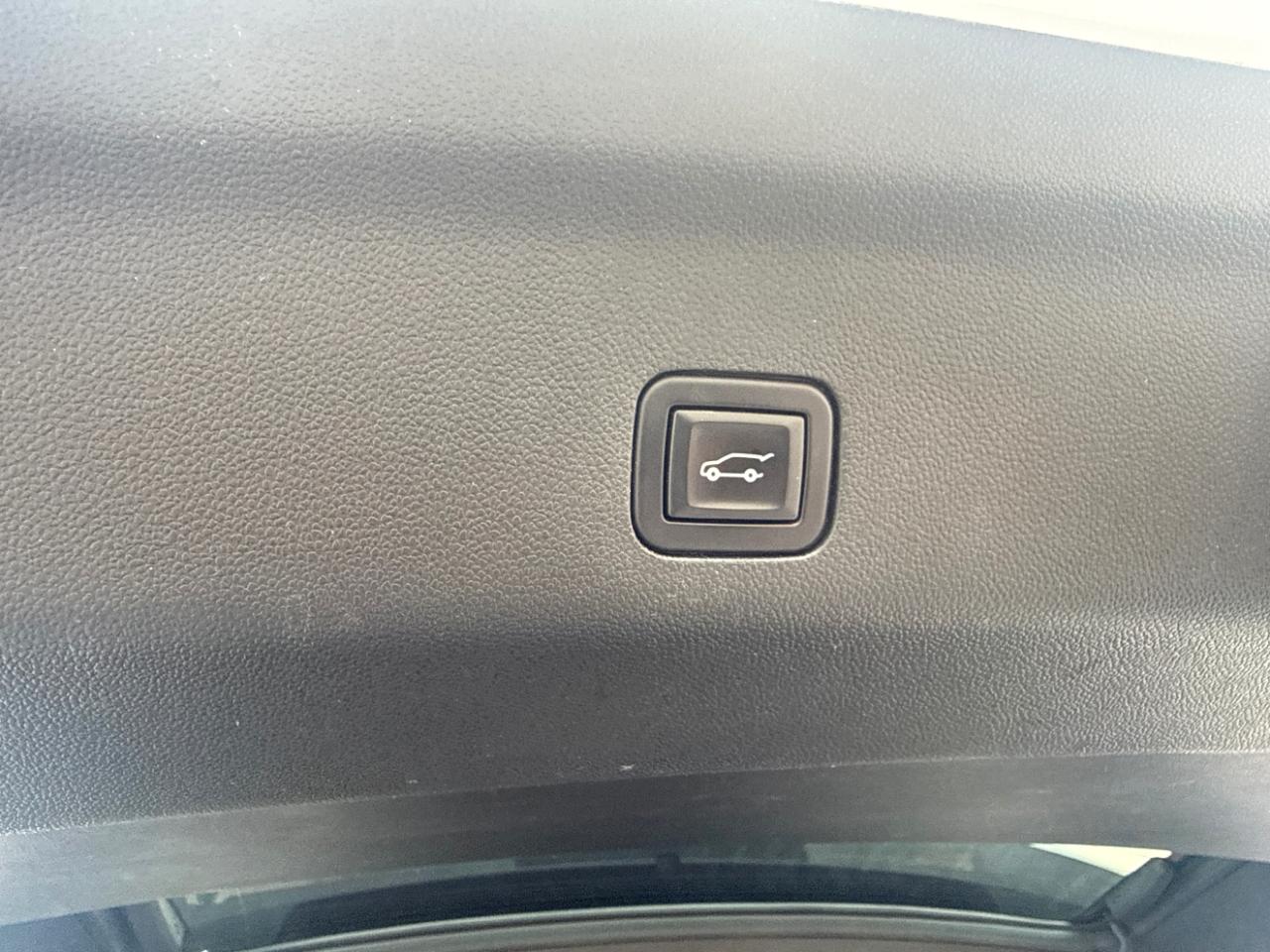 GMC Yukon XL 4WD 4dr SLT 2021