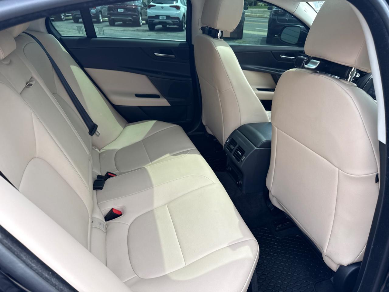 Jaguar XE 25t Premium AWD 2019