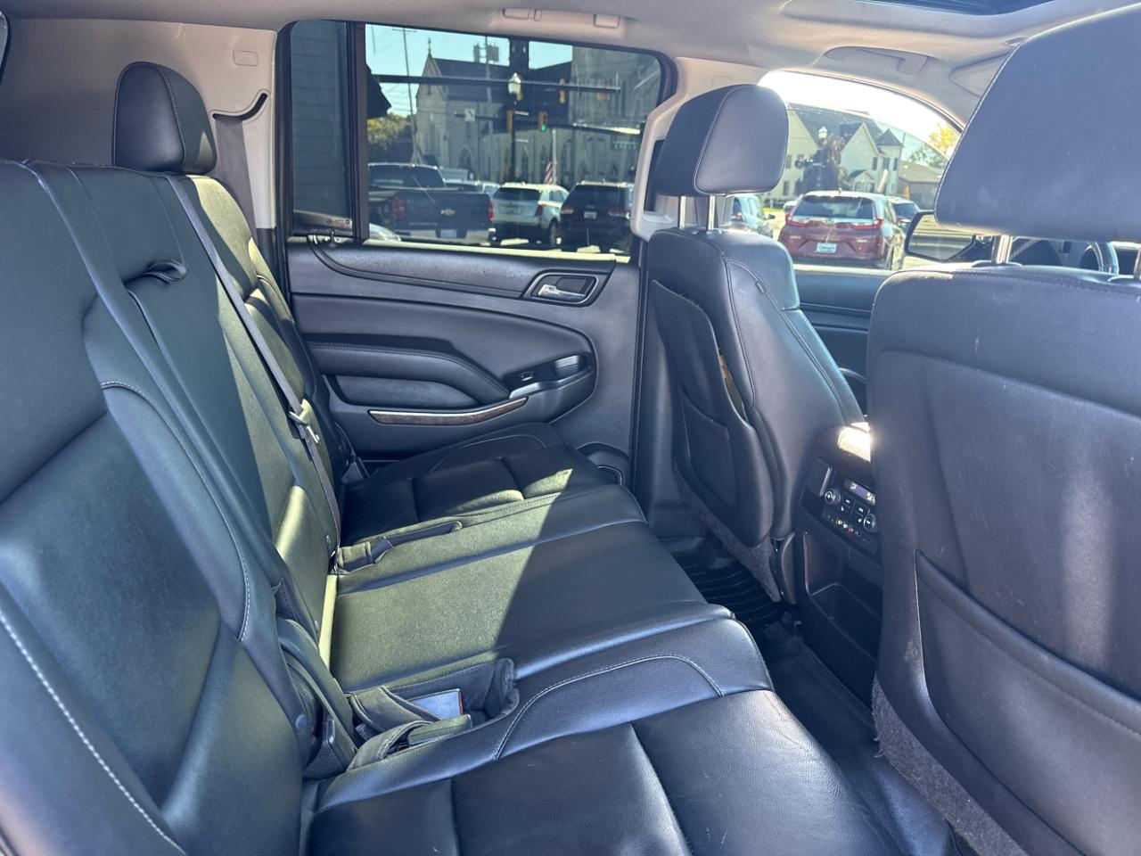Chevrolet Suburban 4WD 4dr LT 2015