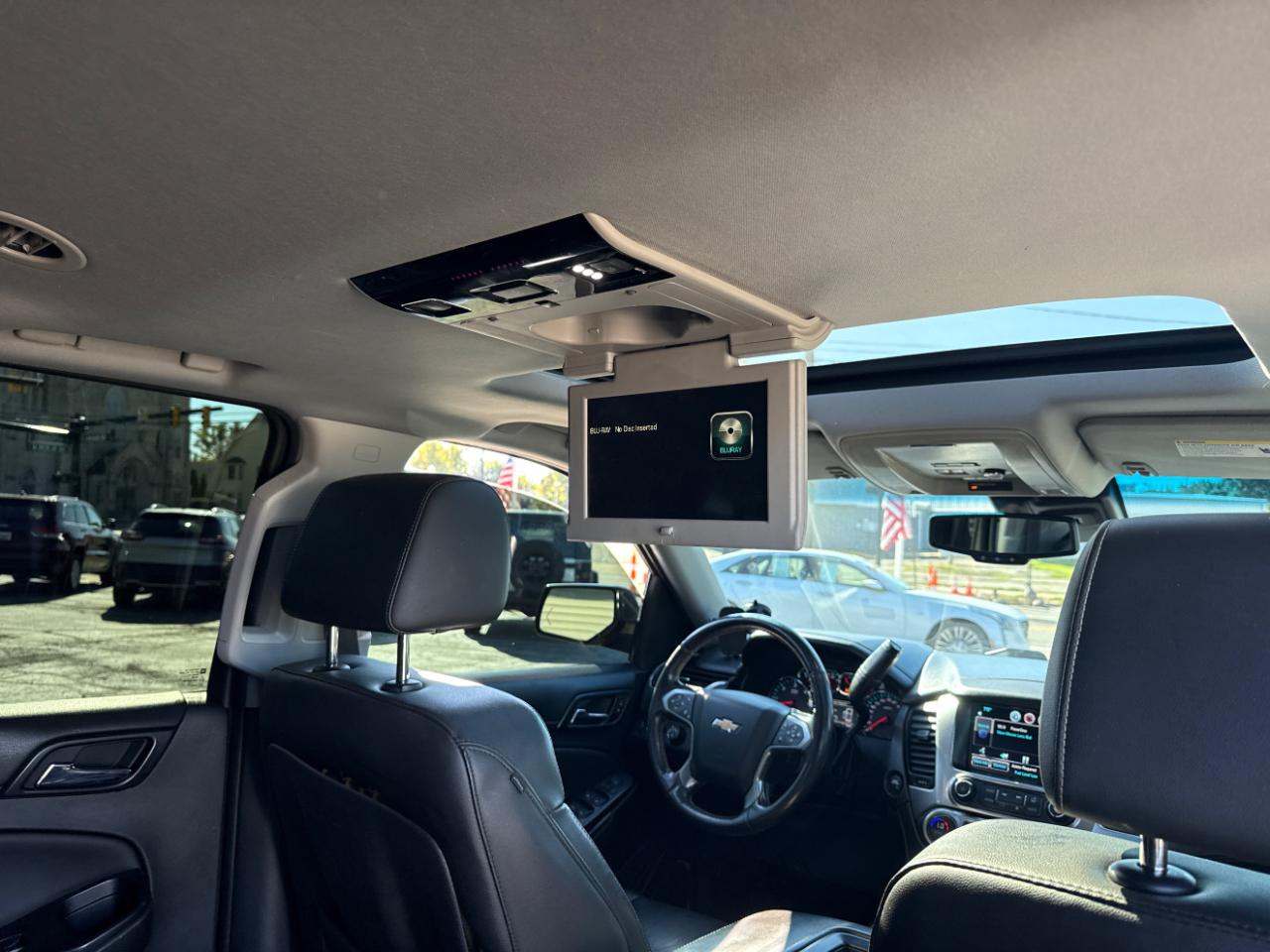 Chevrolet Suburban 4WD 4dr LT 2015