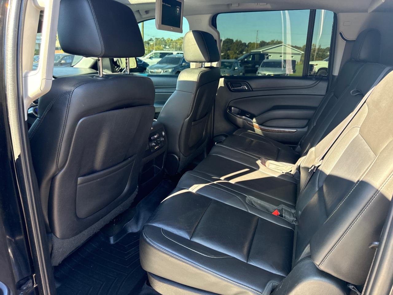 Chevrolet Suburban 4WD 4dr LT 2015