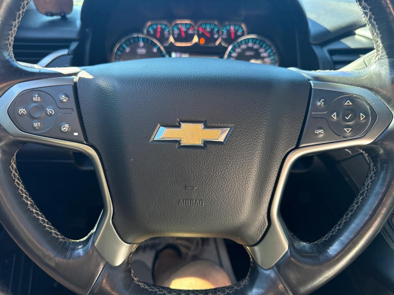 Chevrolet Suburban 4WD 4dr LT 2015