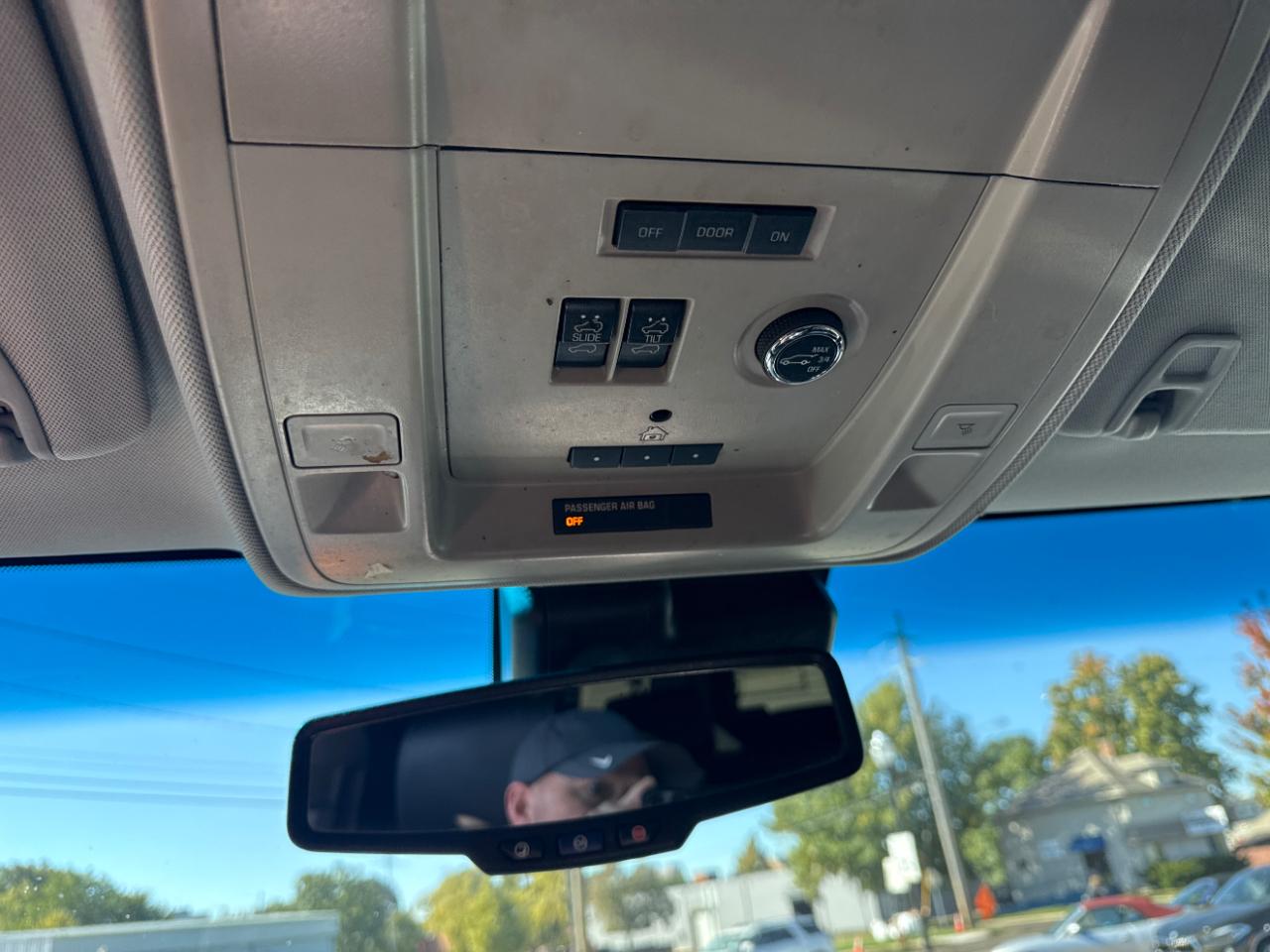 Chevrolet Suburban 4WD 4dr LT 2015