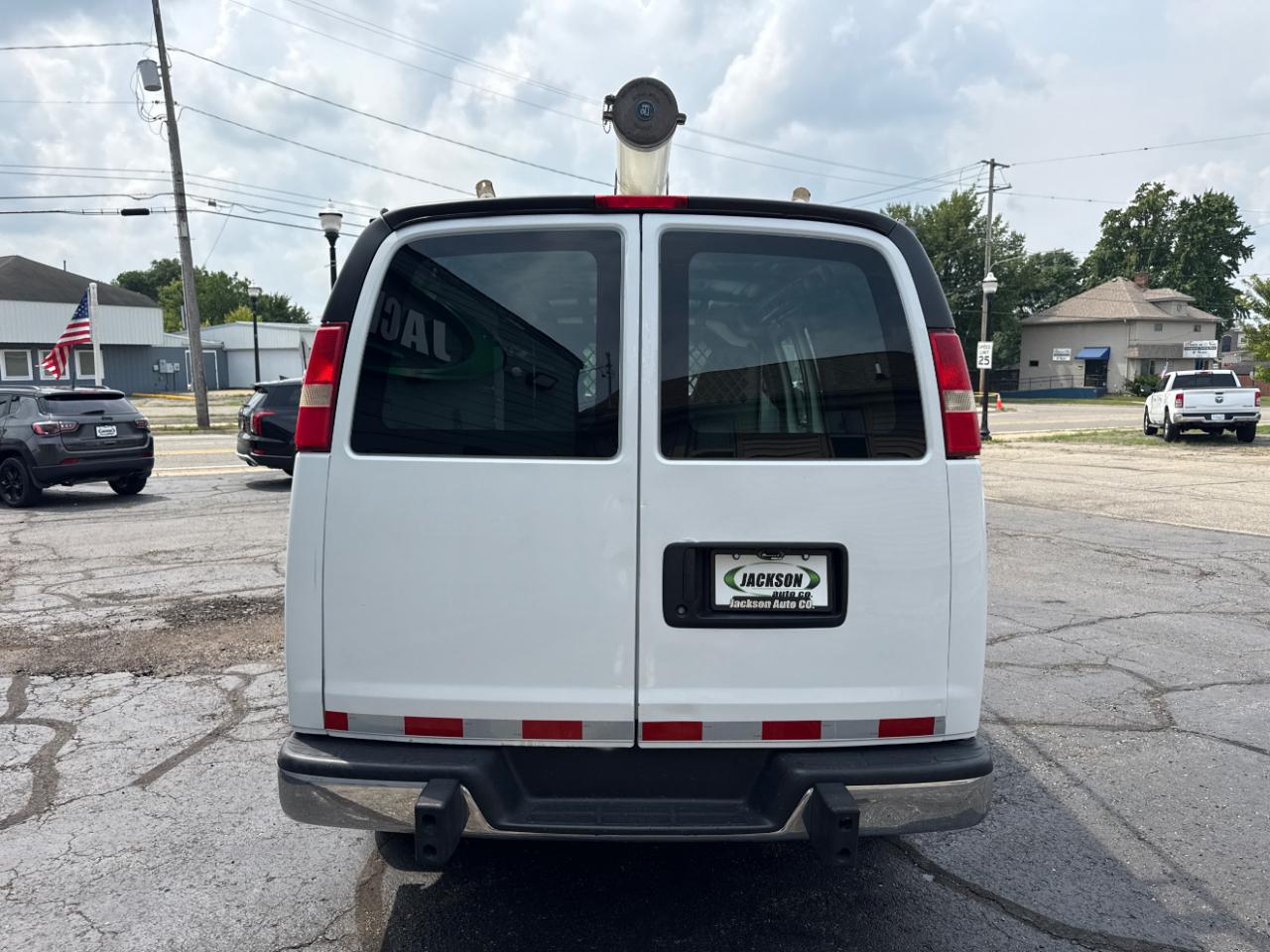 GMC Savana Cargo Van RWD 2500 135" 2015