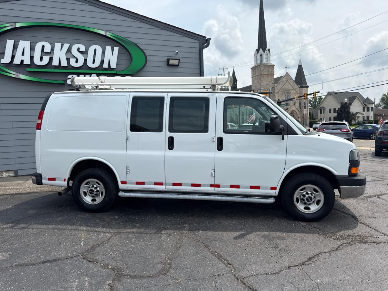 GMC Savana Cargo Van RWD 2500 135" 2015